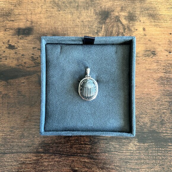 David Yurman Large Petrvs Scarab Pendant in Sterling Silver - RARE - Picture 2 of 15